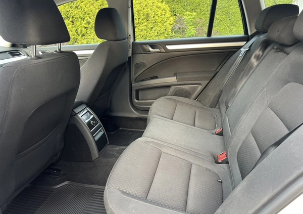 Skoda Superb cena 37900 przebieg: 258000, rok produkcji 2015 z Tuszyn małe 79